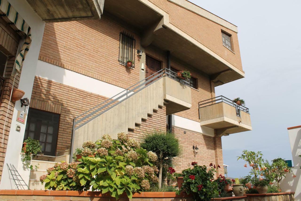B&B Villa Letizia 卡斯特布奥诺 外观 照片