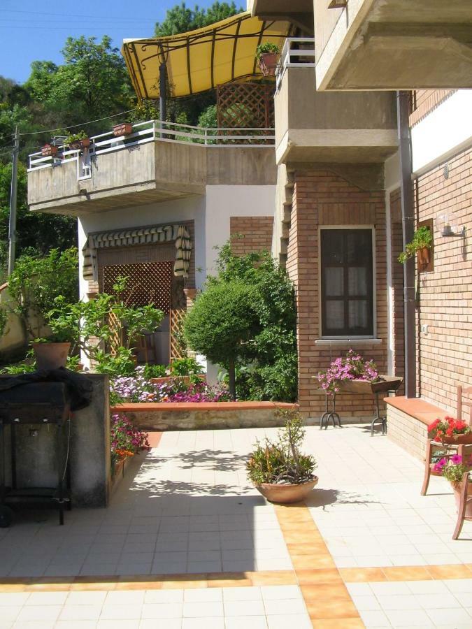 B&B Villa Letizia 卡斯特布奥诺 外观 照片